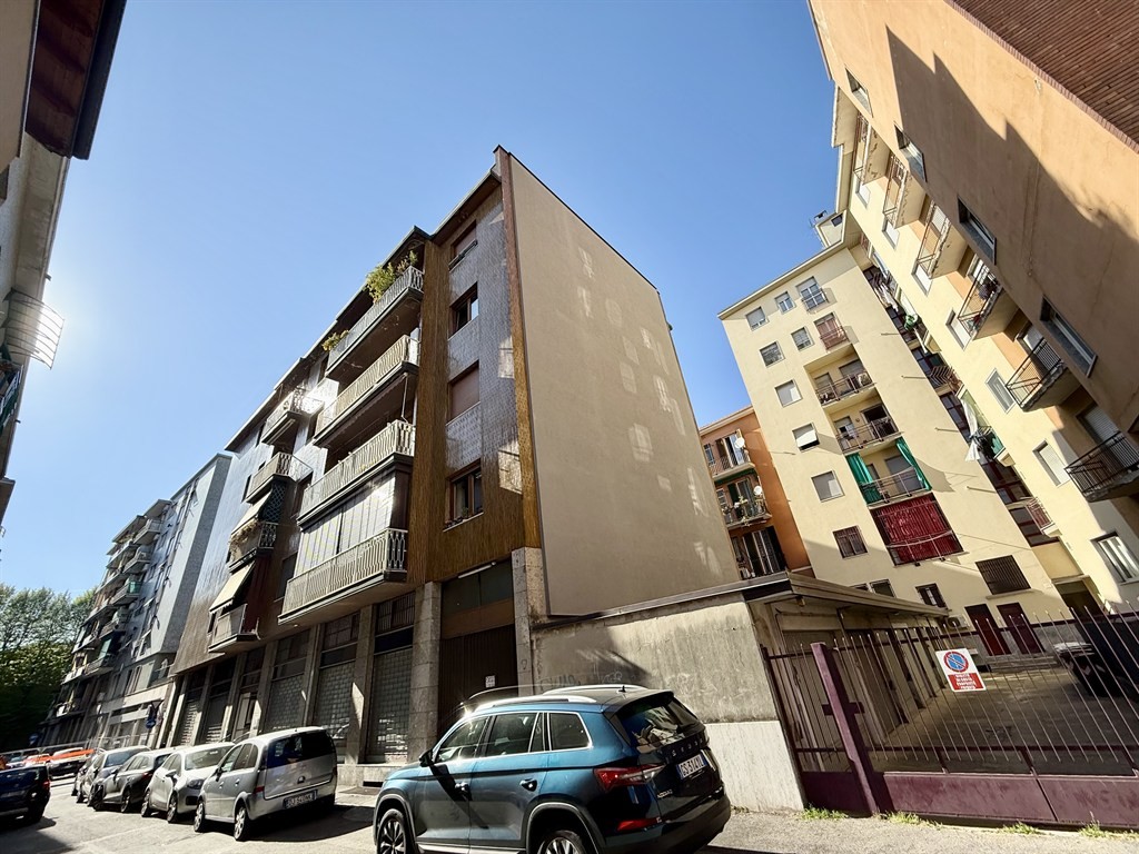 Sesto San Giovanni (MI) M1 Rondò - Centro storico - ampio 2 LOCALI -