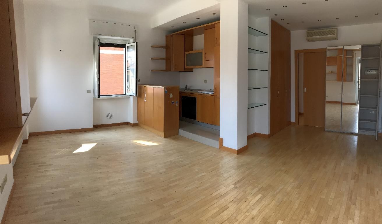 Monza Centro Storico - VENDESI appartamento tre locali