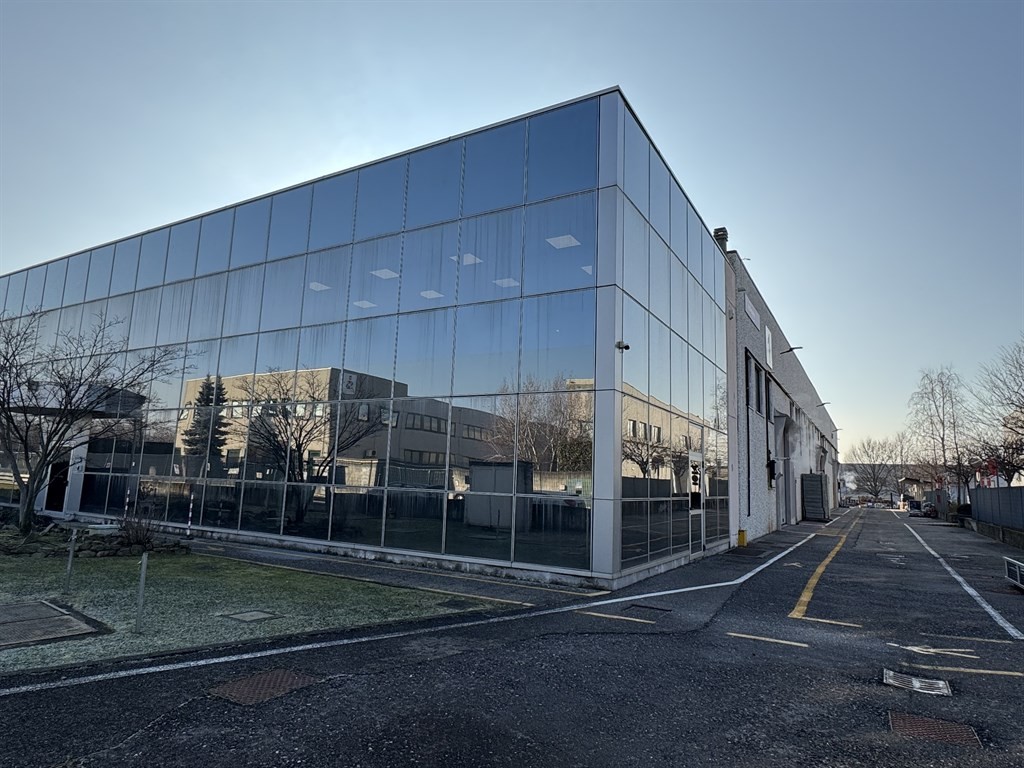 Mezzago Monza Brianza - AFFITTASI capannone industriale con palazzina uffici