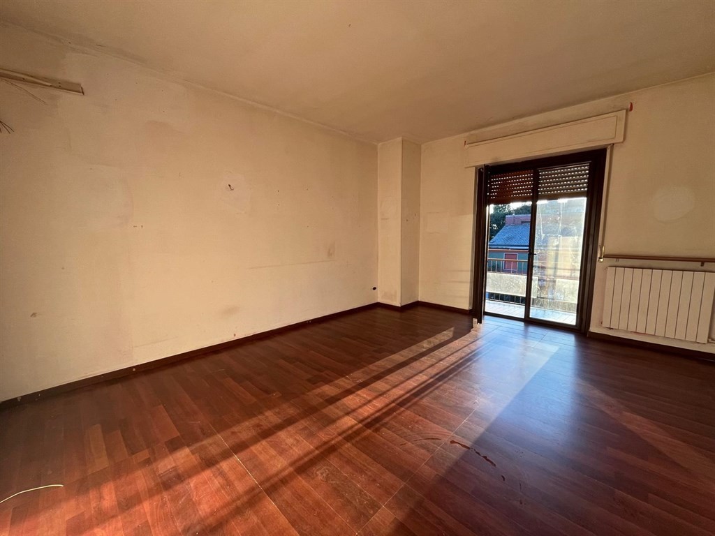 MUGGIO' - VENDESI appartamento 3 locali con box